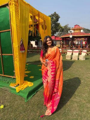 chandra Chakraborty Instagram - Gallery dump from cousin ki shaadi 🌼
.
.
.
.
.
.
#haldi #kolkatawedding #bengaliwedding #saree #family #wedding #explore #taneirasarees #makeup #ᴘʜᴏᴛᴏᴅᴜᴍᴘ