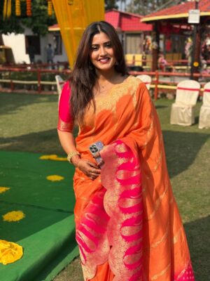 chandra Chakraborty Instagram - Gallery dump from cousin ki shaadi 🌼
.
.
.
.
.
.
#haldi #kolkatawedding #bengaliwedding #saree #family #wedding #explore #taneirasarees #makeup #ᴘʜᴏᴛᴏᴅᴜᴍᴘ