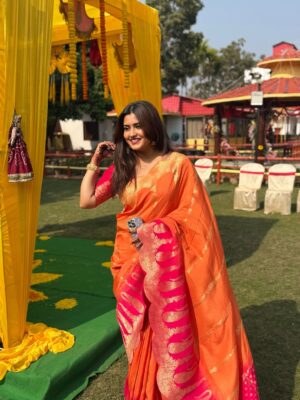 chandra Chakraborty Instagram - Gallery dump from cousin ki shaadi 🌼
.
.
.
.
.
.
#haldi #kolkatawedding #bengaliwedding #saree #family #wedding #explore #taneirasarees #makeup #ᴘʜᴏᴛᴏᴅᴜᴍᴘ