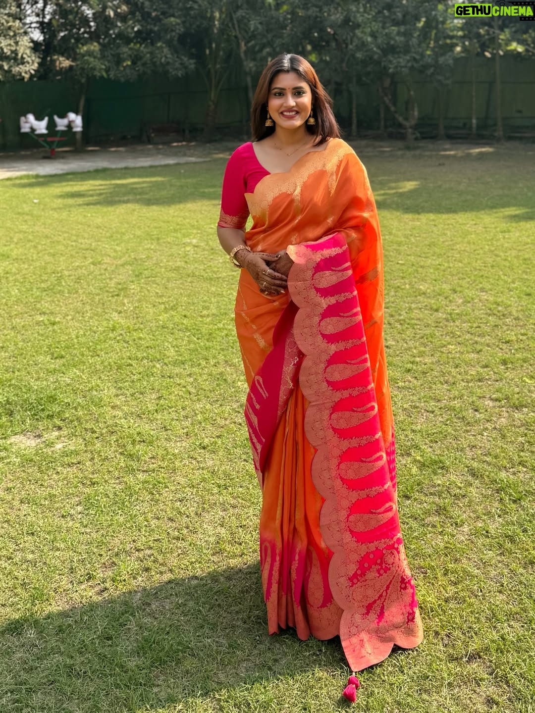 chandra Chakraborty - 1.8K Likes - Gallery dump from cousin ki shaadi 🌼
.
.
.
.
.
.
#haldi #kolkatawedding #bengaliwedding #saree #family #wedding #explore #taneirasarees #makeup #ᴘʜᴏᴛᴏᴅᴜᴍᴘ