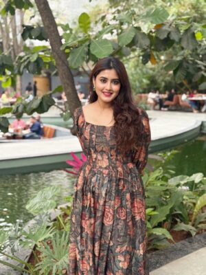 chandra Chakraborty Instagram - A blooming outfit.. almost dressed like a garden 🪴
.
.
.
Outfit: @labelritukumar
.
.
.
.
#longdress #bangalore #instafashion #instamood #instapic #weekend #makeup #deckedup
