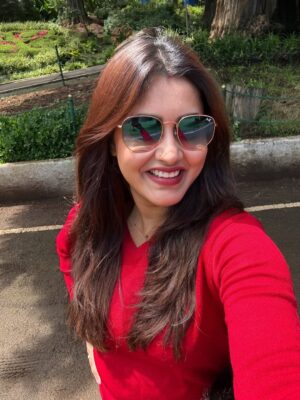 chandra Chakraborty Instagram - Messy hair, but in rhythm 👓
.
.
.
.
.
.
.
.
#travelgram #ooty #selfies #travel #instamoment #instagram #travelinstyle #exploreinstagram