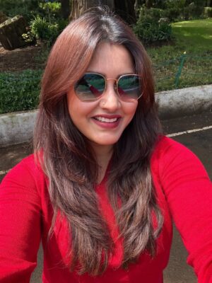 chandra Chakraborty Instagram - Messy hair, but in rhythm 👓
.
.
.
.
.
.
.
.
#travelgram #ooty #selfies #travel #instamoment #instagram #travelinstyle #exploreinstagram