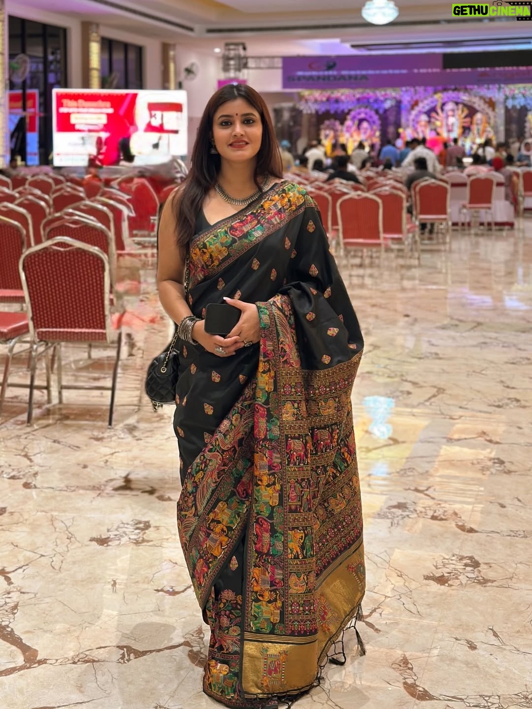 chandra Chakraborty - 3.3K Likes - The forever Saree Love 🖤♣️🖤
.
.
.
.
.
.
#saree #sareelove #instapic #durgapuja2025 #photodump