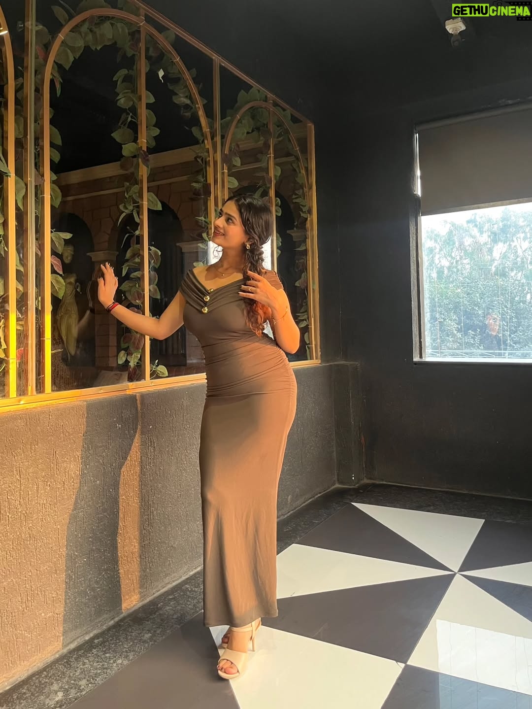 deepaliish - 2.8K Likes - Finally m 21💋🍒💕💅

#birthday
#instamood #posts #foryouシpage #share