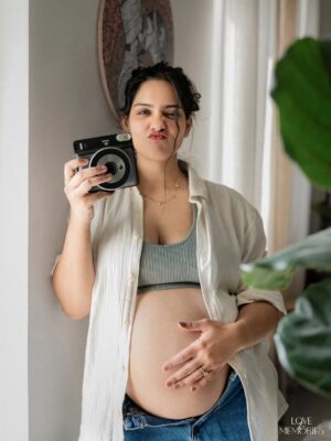 diksha sharma Instagram - Pregnancy is a wild journey..but it’s also the most beautiful journey that I’ve ever been on!
I’m the biggest I’ve ever been, and yet the most I’ve loved my body this whole life would be now, every day now.

Living this phase one day at a time, holding on to every second a little longer :)

I was never one for maternity shoots but when you have @loveandmemoriesofficial knock your door for the CUTEST photos ever, you don’t say no! :)
.
.
.
.
[pregnant apparently, baby bump, bumping, maternity shoot, maternity, mom to be, baby incoming 2026, third trimester, pregnancy, pregnant]