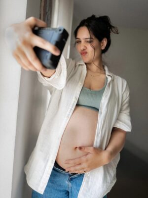 diksha sharma Instagram - Pregnancy is a wild journey..but it’s also the most beautiful journey that I’ve ever been on!
I’m the biggest I’ve ever been, and yet the most I’ve loved my body this whole life would be now, every day now.

Living this phase one day at a time, holding on to every second a little longer :)

I was never one for maternity shoots but when you have @loveandmemoriesofficial knock your door for the CUTEST photos ever, you don’t say no! :)
.
.
.
.
[pregnant apparently, baby bump, bumping, maternity shoot, maternity, mom to be, baby incoming 2026, third trimester, pregnancy, pregnant]