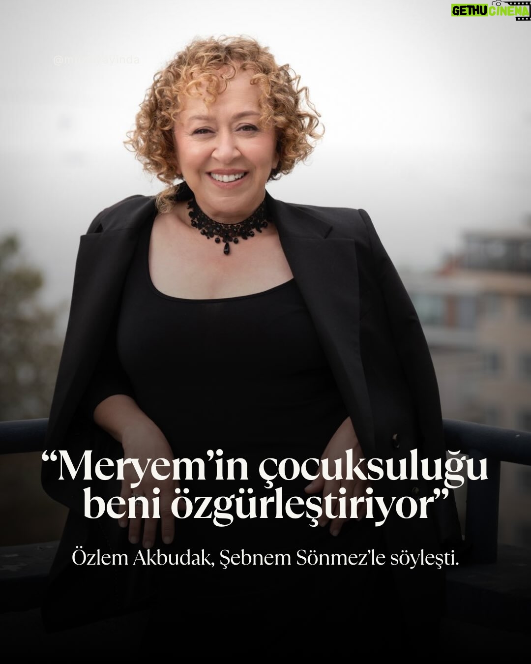 Şebnem Sönmez - 4.7K Likes - “Meryem’in çocuksuluğu beni özgürleştiriyor”

Bir Demet Tiyatro’nun uslanmaz Mücver’i, Yedi Numara’nın anneliği yeniden sorgulatan Zeliha’sı ve iki kez Afife Jale Ödülü alan Şebnem Sönmez; güçlü, unutulmaz karakterlere hayat verdiği birçok projede olduğu gibi, ‘Ben Leman’da da kadın hikâyelerine derinlik, zarafet ve samimiyet katmaya devam ediyor. Özlem Akbudak, Şebnem Sönmez’le söyleşti.
Tamamını okumak için profildeki linki ziyaret edebilirsiniz.