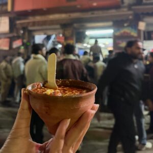 geetika bisht Instagram - Yeh sheher dikhta kam, mehsoos zyada hota hai…🫶🏻
.
.
.
#banaras #varanasighats #fyp #explore #explorepage✨