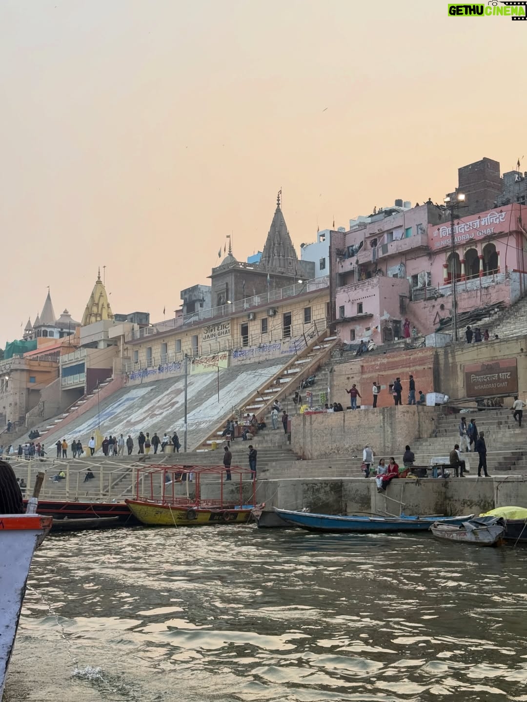 geetika bisht - 4.5K Likes - Finding stillness in a city that never sleeps.
.
.
.
#banaras #banarasghat #varanasighats #beaut #aesthetic #fyp #explore #sukoon #love #explorepage✨ #insta