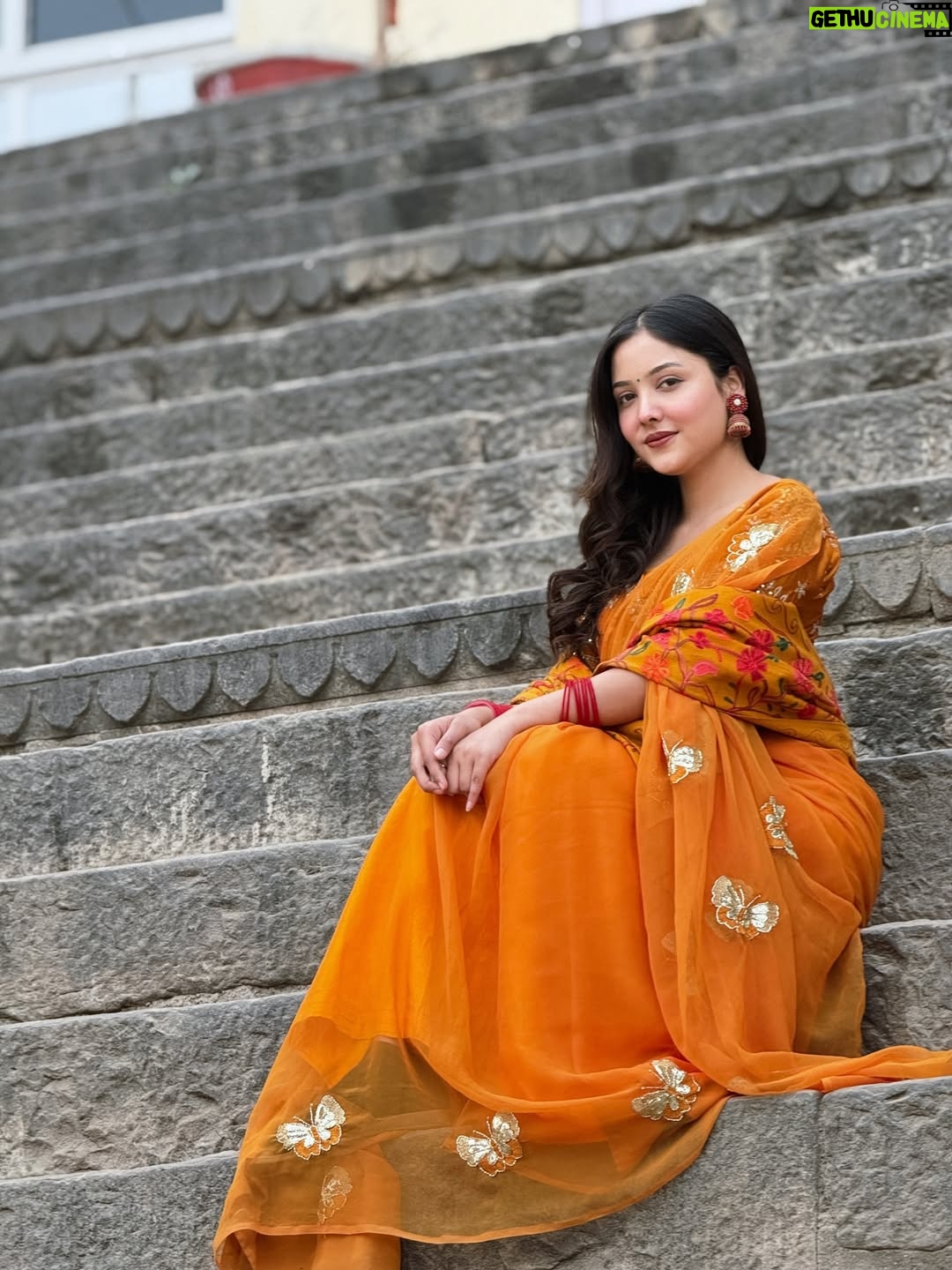 geetika bisht - 9K Likes - Banaras, you are where time pauses.🧡
.
.
.
#banaras #ghat #varanasi #assighat #fyp #explorepage✨