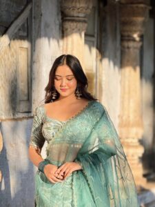 Actress geetika bisht HD Photos and Wallpapers January 2026