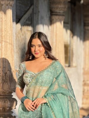 geetika bisht Instagram - Zyada nahi, jitna kaafi ho.✨