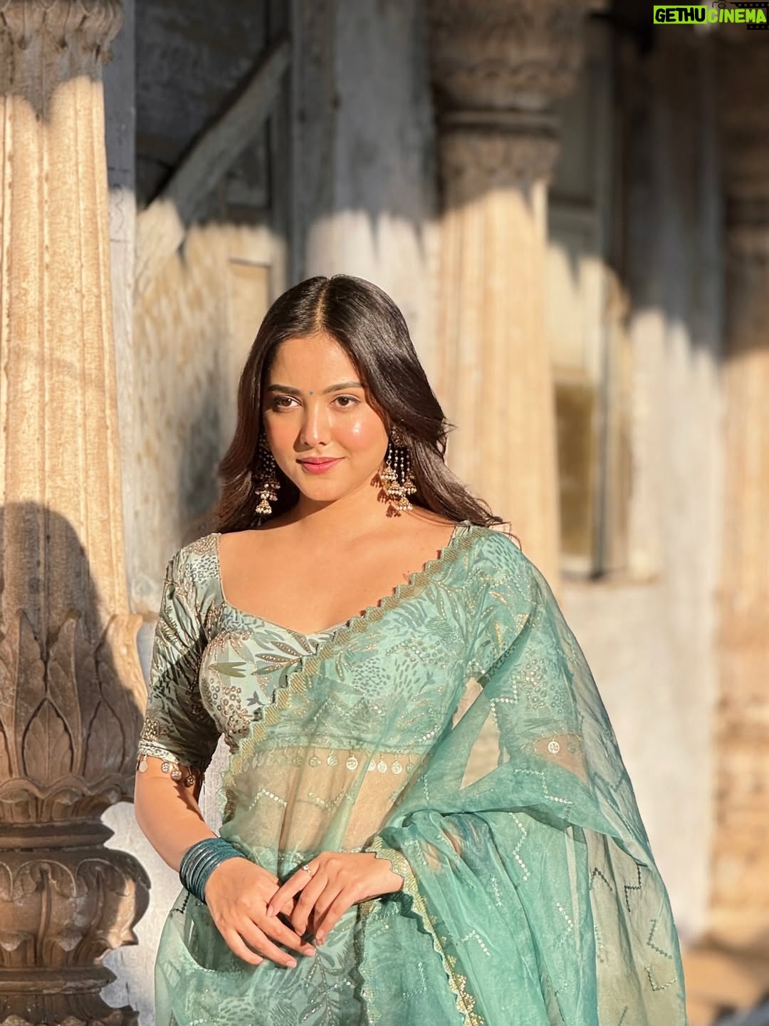 geetika bisht - 19.2K Likes - Zyada nahi, jitna kaafi ho.✨