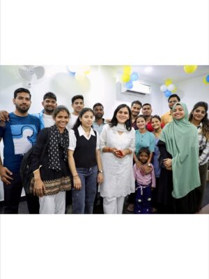 himanshi singh Instagram - Offline Classes की शुरुआत आप लोगों के साथ!🙏♥️
#letslearn