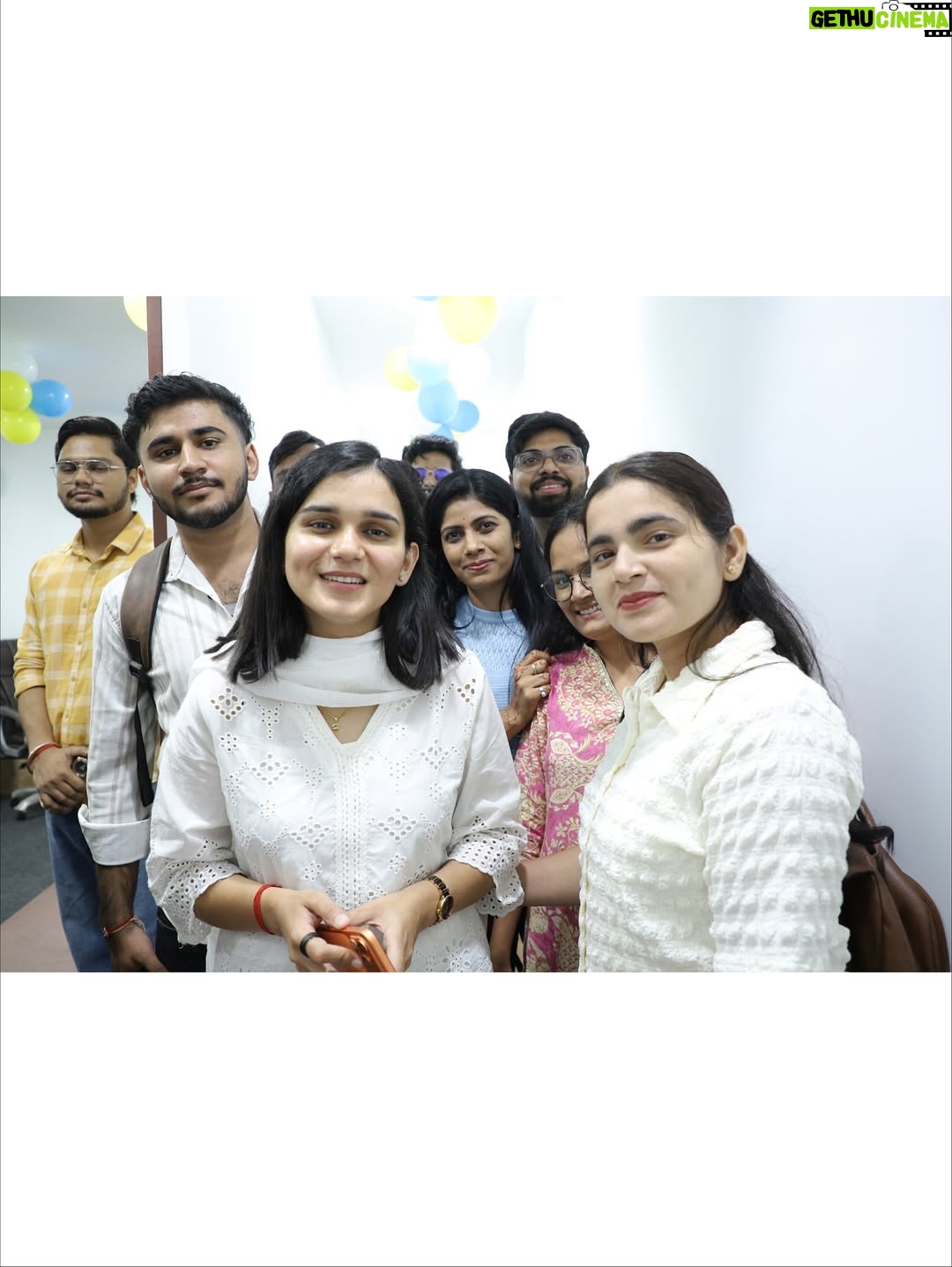 himanshi singh - 68.8K Likes - Offline Classes की शुरुआत आप लोगों के साथ!🙏♥️
#letslearn