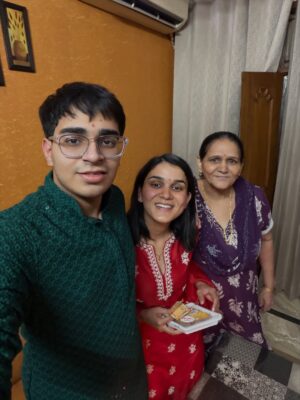 himanshi singh Instagram - शुभ दीपावली 🪔✨
#diwali