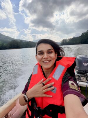 himanshi singh Instagram - वक़्त रहता नहीं कहीं टिक कर,
इसकी आदत भी आदमी सी है।
— गुलज़ार
Kerala💚