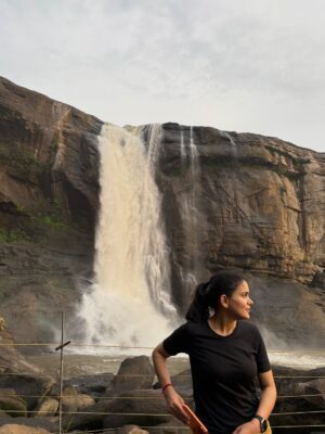 himanshi singh Instagram - वक़्त रहता नहीं कहीं टिक कर,
इसकी आदत भी आदमी सी है।
— गुलज़ार
Kerala💚