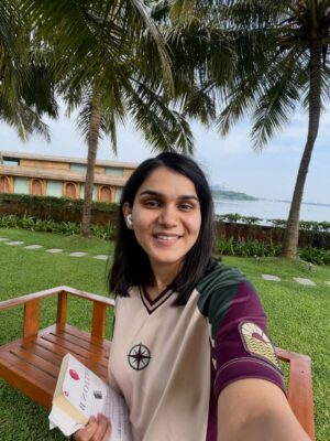 himanshi singh Instagram - वक़्त रहता नहीं कहीं टिक कर,
इसकी आदत भी आदमी सी है।
— गुलज़ार
Kerala💚