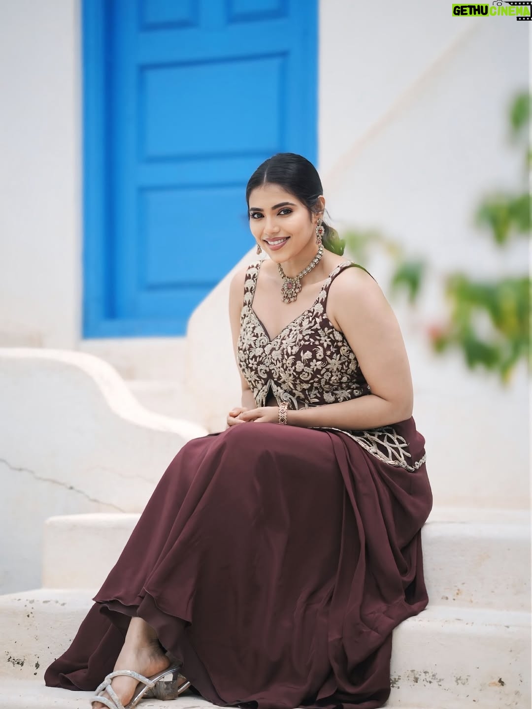 ichandanak gowda - 7.9K Likes - 🌸✨

#instapic #instagood #instagram #foryou #explore #designer #trending