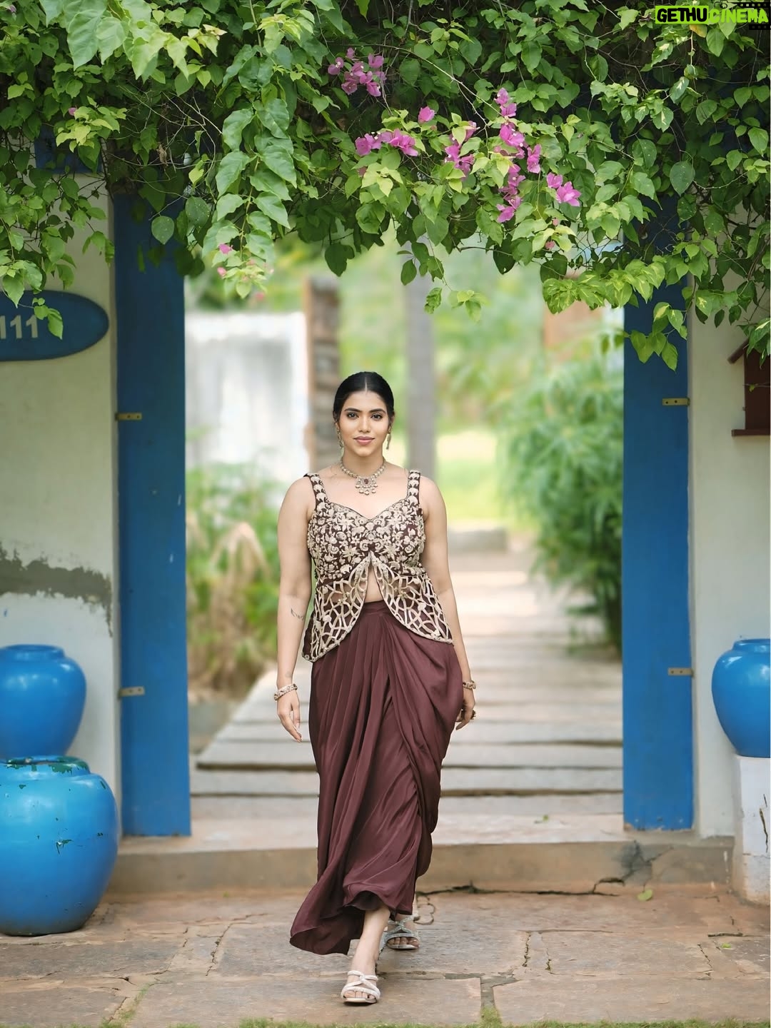ichandanak gowda - 7.9K Likes - 🌸✨

#instapic #instagood #instagram #foryou #explore #designer #trending