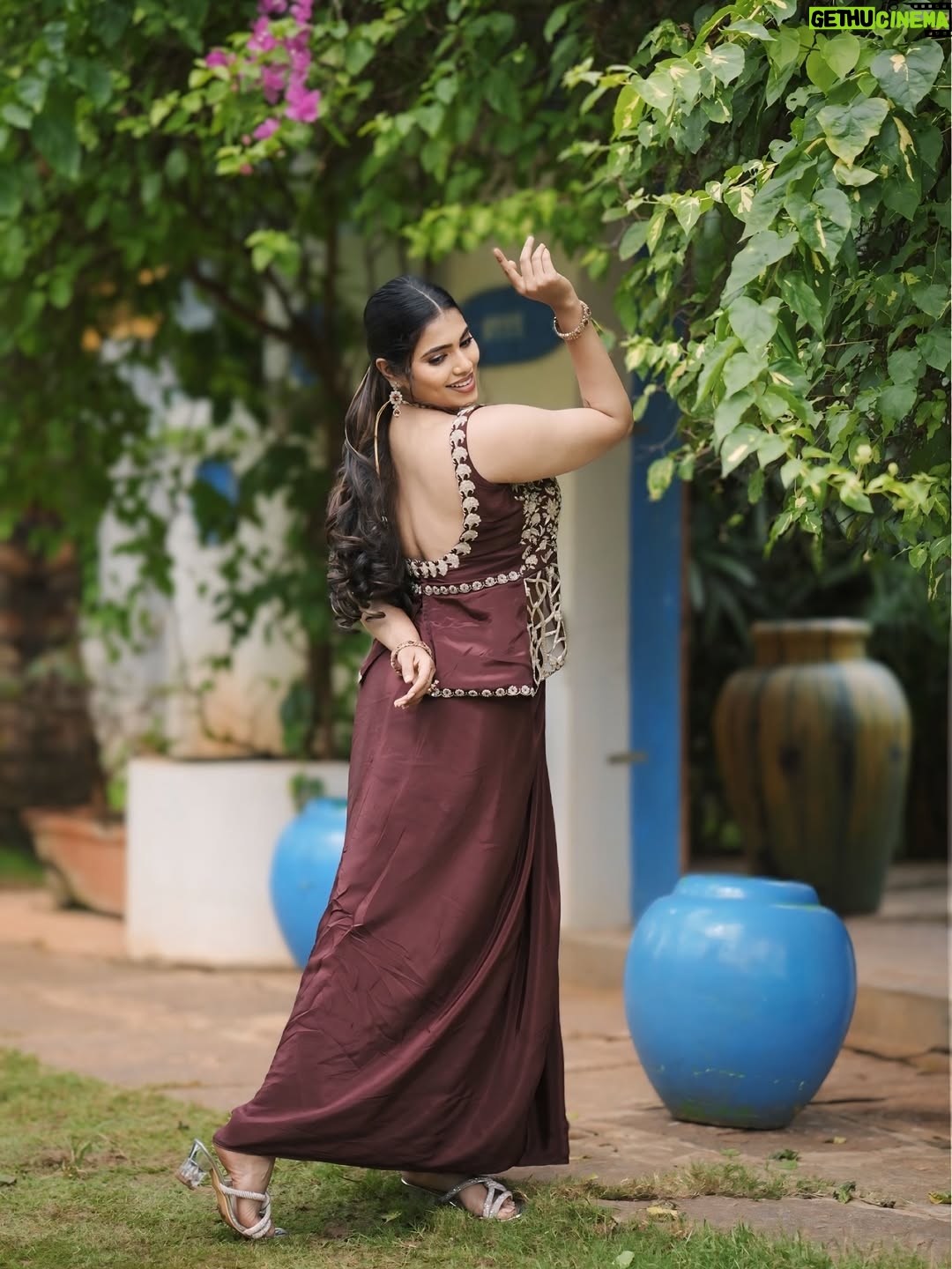ichandanak gowda - 7.9K Likes - 🌸✨

#instapic #instagood #instagram #foryou #explore #designer #trending