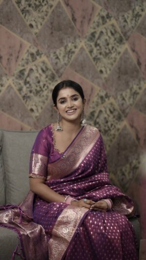 jhanvi R Instagram - ವ್ಯಕ್ತಿತ್ವದ ಆಟದಲ್ಲಿ ತಮ್ಮನ ತಾವೇ prove ಮಾಡಿಕೊಳ್ತಾ ಬಂದ ನಿಮ್ಮ ಜಾನ್ವಿಗೆ
ಈಗ ನಿಮ್ಮ ಪ್ರೀತಿಯ Votes ಅಗತ್ಯ ಇದೆ!!
ತಡ ಯಾಕೆ? ಈಗಲೇ VOTE ಮಾಡಿ!!
#anchor #Jhanvi #biggboss #BBK12 #colorskannada #jiohotstarkannada