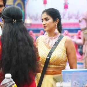 jhanvi R Instagram - ಬಿಗ್ ಬಾಸ್ ಮನೆಯ ಬಂಗಾರದ ಬೋಂಬೆ !! 🥰
#BBK12 #Jhanvi #anchor #colorskannada #jiohotstar #biggboss #season12