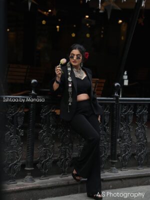 jhanvi R Instagram - Suit up, speak up Ishtaa by Manasa is introducing their new power suit designed for the woman who isn’t afraid to take up space.
Tag a woman who’s building her empire🤞
Shoot plan and styling @tisismansa
Professional designer boutique @ishtaa_by_manasa
Shoot plan and styling @tisismansa
Hairstyle , beautiful make up done by @makeover_by_navya
Passionate photography @_.a.s_photography
#jhanvi #jhanvianchor #jhanviartist #heroine #nannammasuperstar #gichigiligili #majacafe #saviruchi #bigboss12 #bigbossseason12 #bigbosskannada #newsanchor #journalist #janu