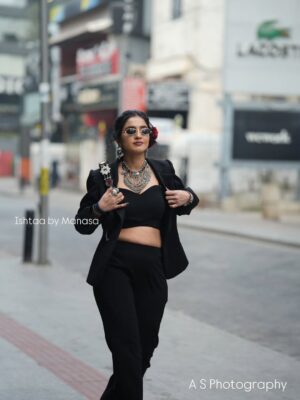 jhanvi R Instagram - Suit up, speak up Ishtaa by Manasa is introducing their new power suit designed for the woman who isn’t afraid to take up space.
Tag a woman who’s building her empire🤞
Shoot plan and styling @tisismansa
Professional designer boutique @ishtaa_by_manasa
Shoot plan and styling @tisismansa
Hairstyle , beautiful make up done by @makeover_by_navya
Passionate photography @_.a.s_photography
#jhanvi #jhanvianchor #jhanviartist #heroine #nannammasuperstar #gichigiligili #majacafe #saviruchi #bigboss12 #bigbossseason12 #bigbosskannada #newsanchor #journalist #janu