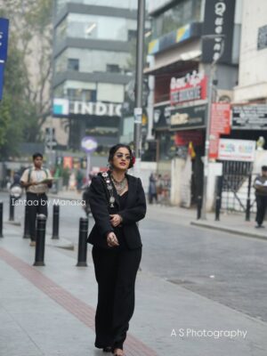 jhanvi R Instagram - Suit up, speak up Ishtaa by Manasa is introducing their new power suit designed for the woman who isn’t afraid to take up space.
Tag a woman who’s building her empire🤞
Shoot plan and styling @tisismansa
Professional designer boutique @ishtaa_by_manasa
Shoot plan and styling @tisismansa
Hairstyle , beautiful make up done by @makeover_by_navya
Passionate photography @_.a.s_photography
#jhanvi #jhanvianchor #jhanviartist #heroine #nannammasuperstar #gichigiligili #majacafe #saviruchi #bigboss12 #bigbossseason12 #bigbosskannada #newsanchor #journalist #janu