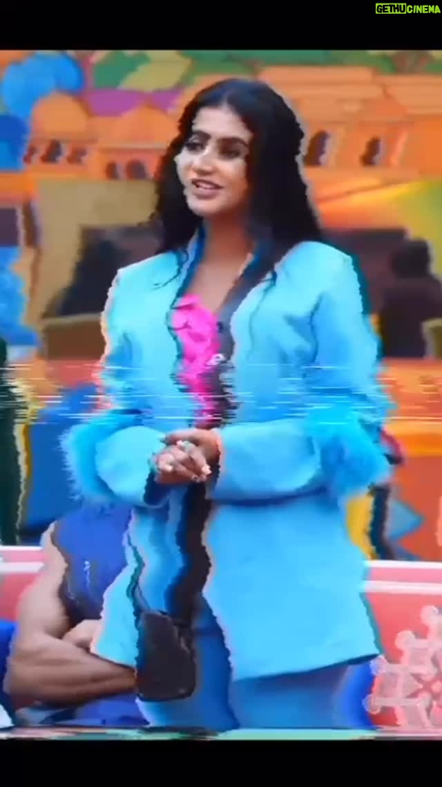 jhanvi R - 6K Likes - Better to be egoistic and rude rather than fake and disloyal ….. 

#jhanvi #jhanvianchor #gichigiligili