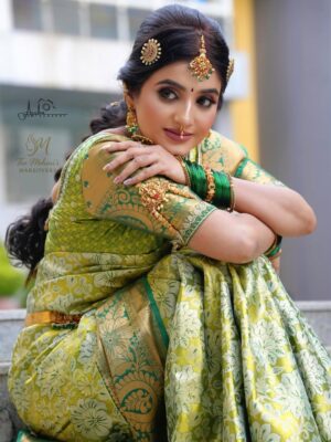 jhanvi R Instagram - Beautiful make up and hairstyle done by @makeoverbymohini
Jewellery @arikabykeerthi
Passionate photography @acchu_photography26
#jhanvi #jhanvianchor #jhanviartist #heroine #nannammasuperstar #gichigiligili #majacafe #saviruchi #bigboss12 #bigbossseason12 #bigbosskannada #newsanchor #journalist #janu