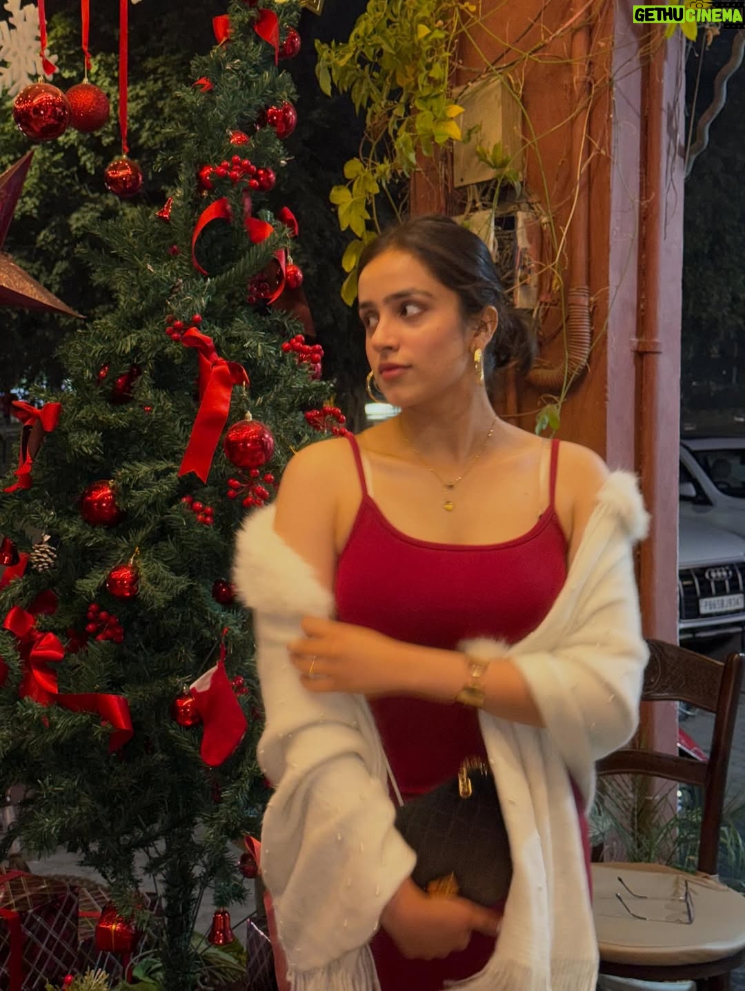 kanishka Ahluwalia - 1.7K Likes - Red fits my fire sign💋