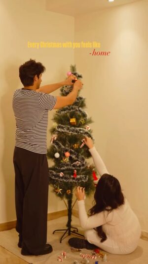khushi karki Instagram - same person , same love , every Christmas ā„ļø