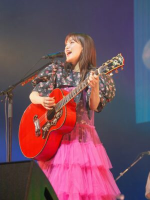 miwa Instagram - COUNTDOWN JAPAN 25/26、みんなの声援に胸がいっぱいでした😭✨
またこのステージに立てたことが本当に嬉しく光栄でした✨
いっぱい声出してタオル回して盛り上がってくれたみんな、ありがとね🥹🩷

来年もどうぞよろしくね☺️✨

#CDJ
#CDJ2526
#miwa