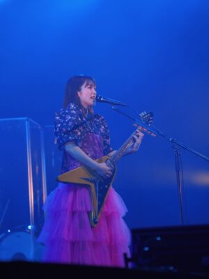 miwa Instagram - COUNTDOWN JAPAN 25/26、みんなの声援に胸がいっぱいでした😭✨
またこのステージに立てたことが本当に嬉しく光栄でした✨
いっぱい声出してタオル回して盛り上がってくれたみんな、ありがとね🥹🩷

来年もどうぞよろしくね☺️✨

#CDJ
#CDJ2526
#miwa