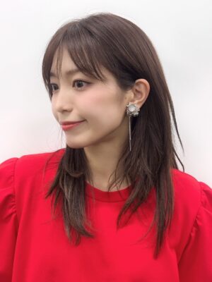 miwa Instagram - いつかの衣装❤️

styling @stylist_saho 
hair&make up @atsushisasakimakeup 
dress　@herin.cye 
earring　@fuwari5256