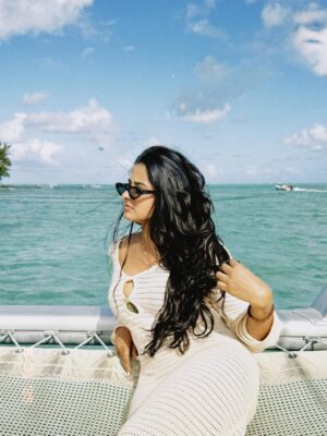 monisha Vijaykumar Instagram - 🌊🌺