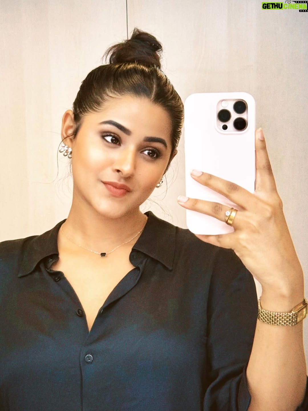 monisha Vijaykumar - 47.8K Likes - Life lately 🩷🪄