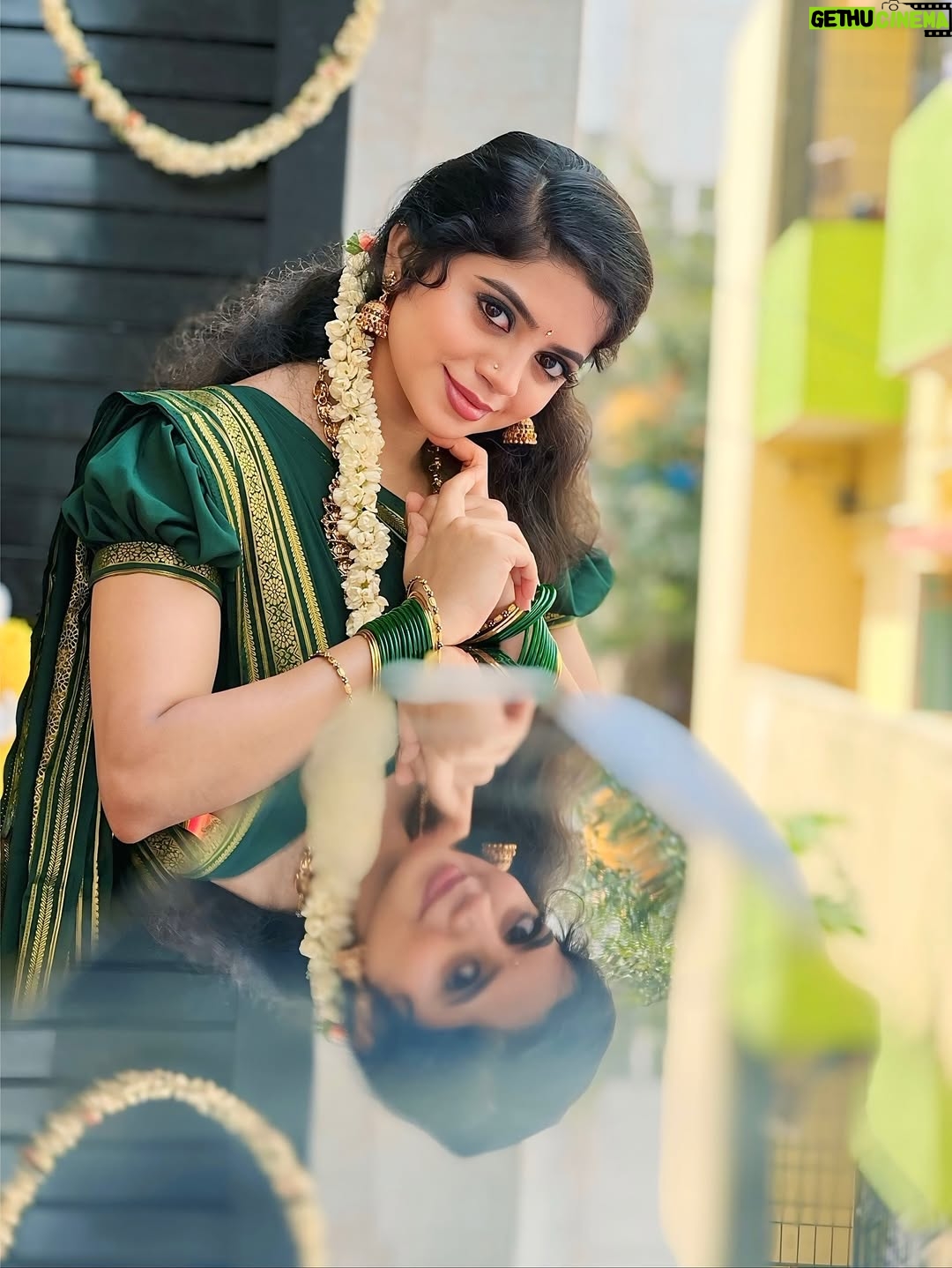 nethra gowdaa - 14.2K Likes - 🫠❤️

Saree: @clothina_.21