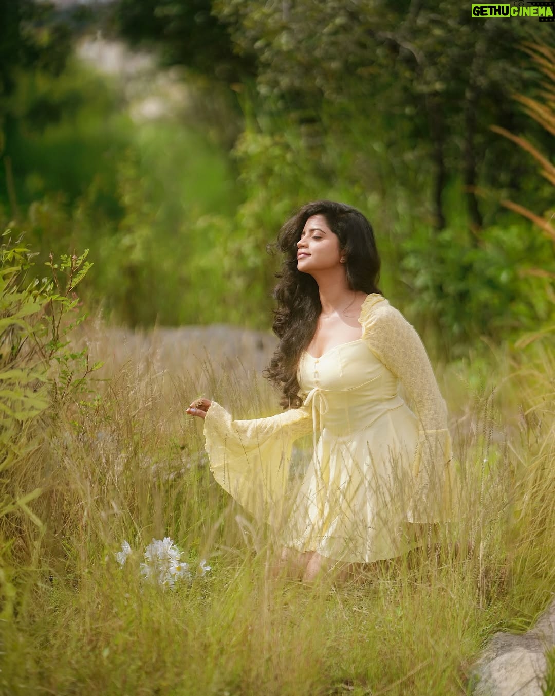 nethra gowdaa - 6.5K Likes - Vibes speaks louder 🌼

Captured by: @clicksbyatanu ✨