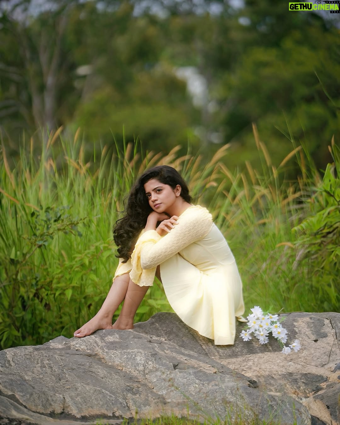 nethra gowdaa - 6.5K Likes - Vibes speaks louder 🌼

Captured by: @clicksbyatanu ✨