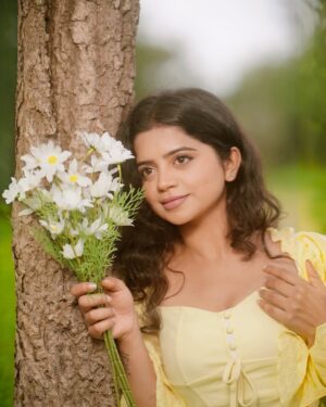nethra gowdaa Instagram - Vibes speaks louder 🌼

Captured by: @clicksbyatanu ✨