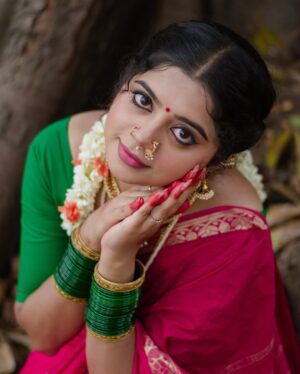 nethra gowdaa Instagram - ನೀ ನಗಲು ಹೂ ಬಿರಿದಂತೆ 🪷🙈♥️

Click📸: @joshi___photography____ 
In frame: @nethra_gowdaa 
.
.
..#instagram #reelsinstagram #reelit #fyp #bhfyp#vintageshots#udupiphotographer
#trending #trendingreels #trendingsongs
#trendingaudio #trendingnow #aesthetics
#aestheticreels #aestheticedits #traditional
#saree#bharatanatyamphotography#keralaphotographers#kannurphotographers#themesphotography
#indiantrasitionalwear#bengaluruphotographers#explore#trendingpost#lightroom#joshiphotography#reelsviral#trendingreels