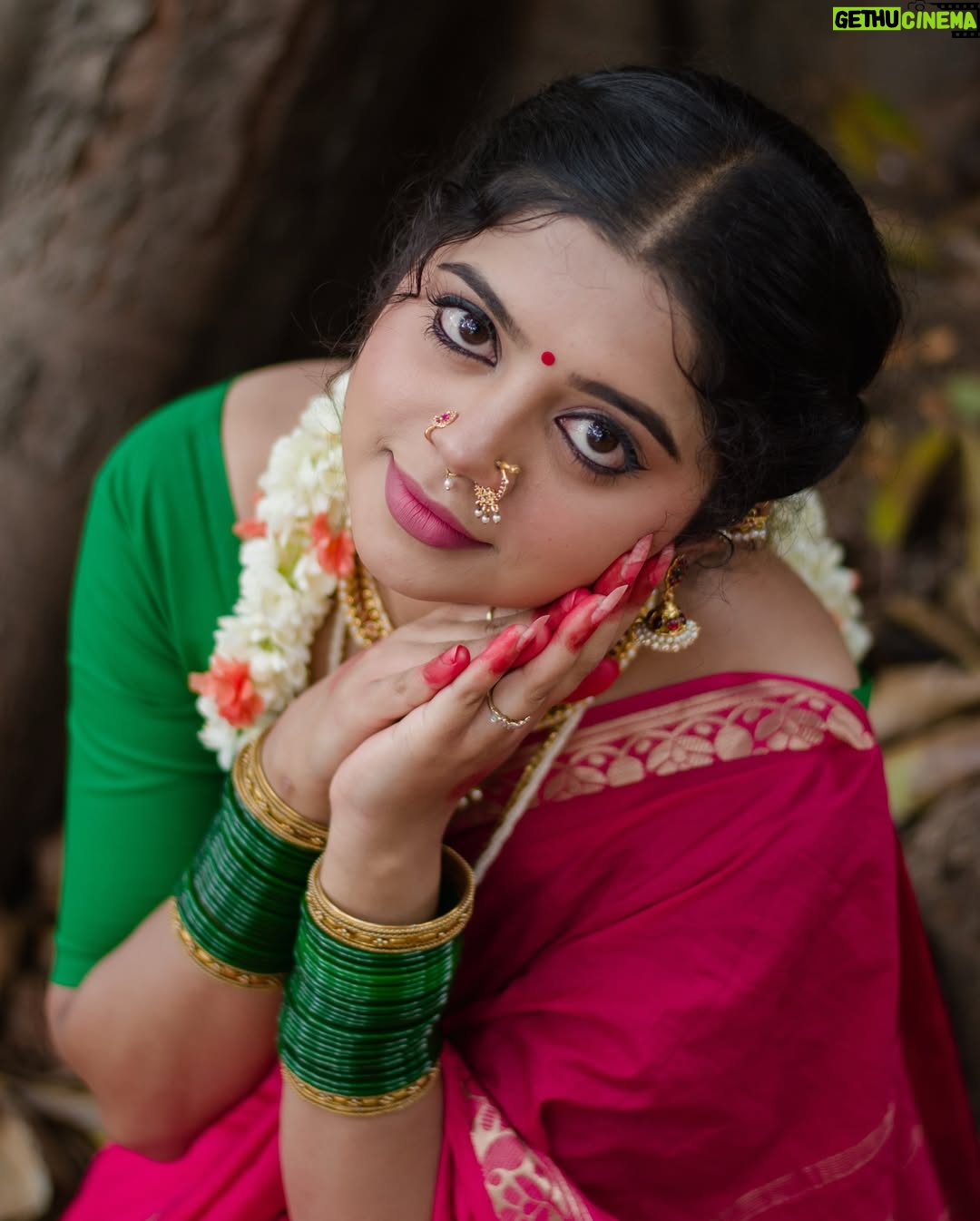 nethra gowdaa - 15.1K Likes - ನೀ ನಗಲು ಹೂ ಬಿರಿದಂತೆ 🪷🙈♥️

Click📸: @joshi___photography____ 
In frame: @nethra_gowdaa 
.
.
..#instagram #reelsinstagram #reelit #fyp #bhfyp#vintageshots#udupiphotographer
#trending #trendingreels #trendingsongs
#trendingaudio #trendingnow #aesthetics
#aestheticreels #aestheticedits #traditional
#saree#bharatanatyamphotography#keralaphotographers#kannurphotographers#themesphotography
#indiantrasitionalwear#bengaluruphotographers#explore#trendingpost#lightroom#joshiphotography#reelsviral#trendingreels