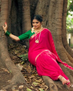 nethra gowdaa Instagram - ನೀ ನಗಲು ಹೂ ಬಿರಿದಂತೆ 🪷🙈♥️

Click📸: @joshi___photography____ 
In frame: @nethra_gowdaa 
.
.
..#instagram #reelsinstagram #reelit #fyp #bhfyp#vintageshots#udupiphotographer
#trending #trendingreels #trendingsongs
#trendingaudio #trendingnow #aesthetics
#aestheticreels #aestheticedits #traditional
#saree#bharatanatyamphotography#keralaphotographers#kannurphotographers#themesphotography
#indiantrasitionalwear#bengaluruphotographers#explore#trendingpost#lightroom#joshiphotography#reelsviral#trendingreels