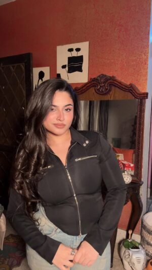 pariii Instagram - how can u not love winters? 

top from @newme.asia 
🔎- 7464280
don’t forget to use code PARII 🤍

-
-
-
-
-
-
-
-
-
[ fit check , outfit inspo , winter outfits , outfit ideas , outfit inspiration , cozy outfits , diet coke addiction ]
#newmegals #elitebynewme #beyondtheveil 
#fitcheck #outfitideas #winteroutfitideas #fashion #outfitinspiration #dietcokeaddict #dietcokebreak #fashionreels