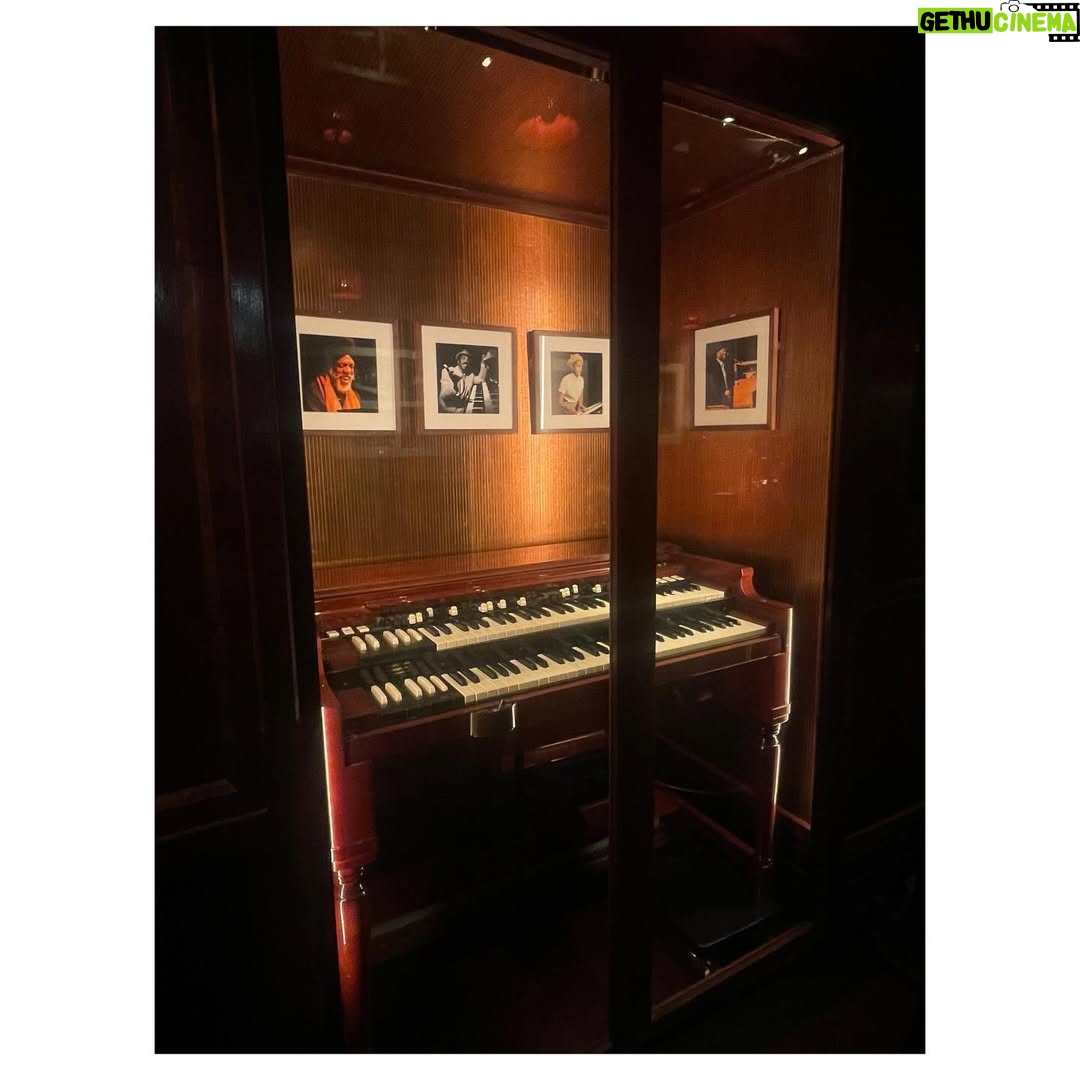 İpek Erdem - 1.9K Likes - “Moonlight and love songs, never out of date”
#london